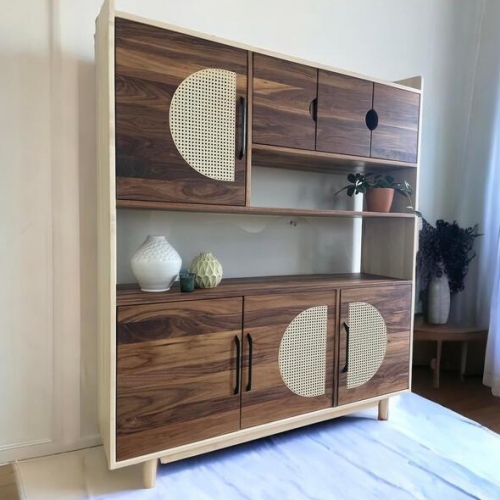 Armoire avec cannage