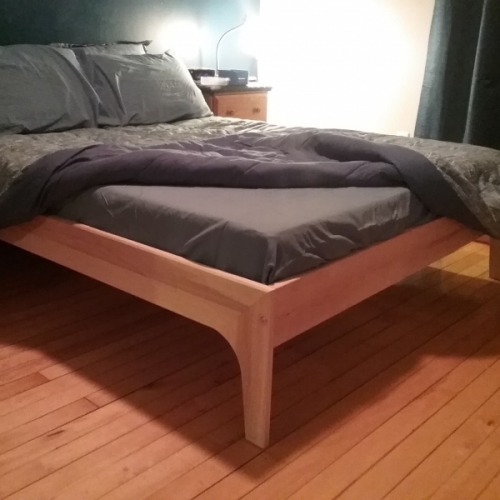 Base de lit en merisier