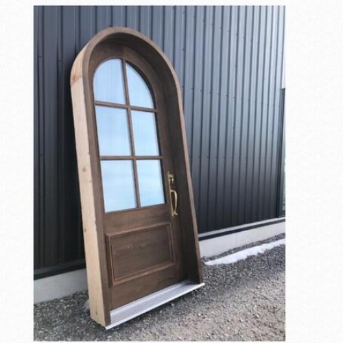 Porte d’entrée cintrée
