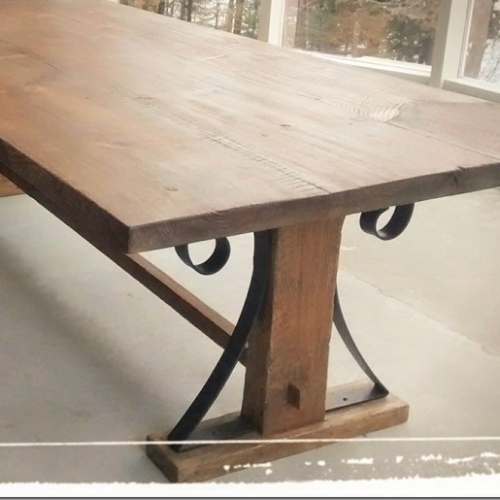 Table rustique en pin massif et fer forgé sur mesure